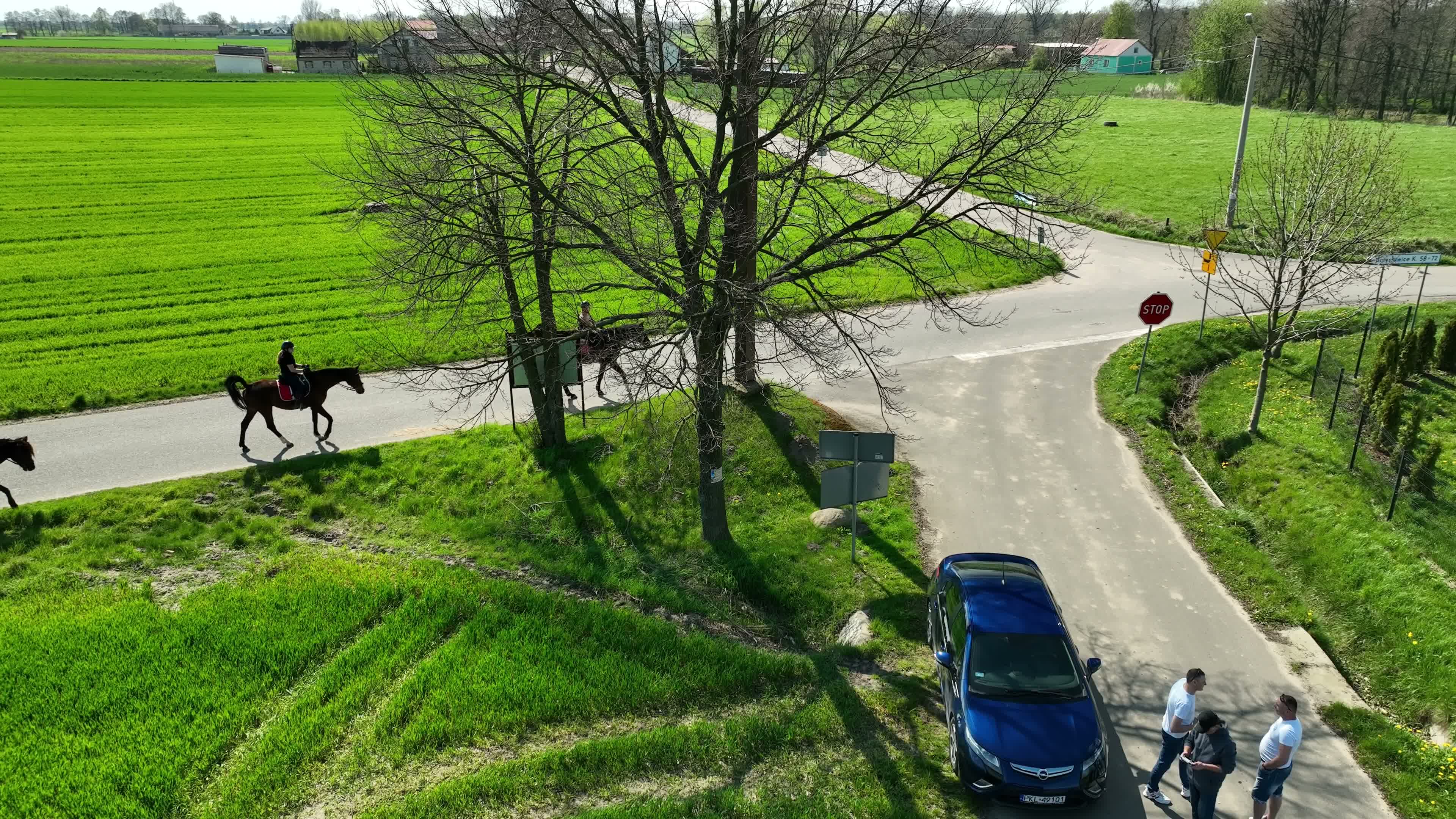 Opel Ampera 2012 - A drone video from Waldemar Kamiński's portfolio on LetsFly.