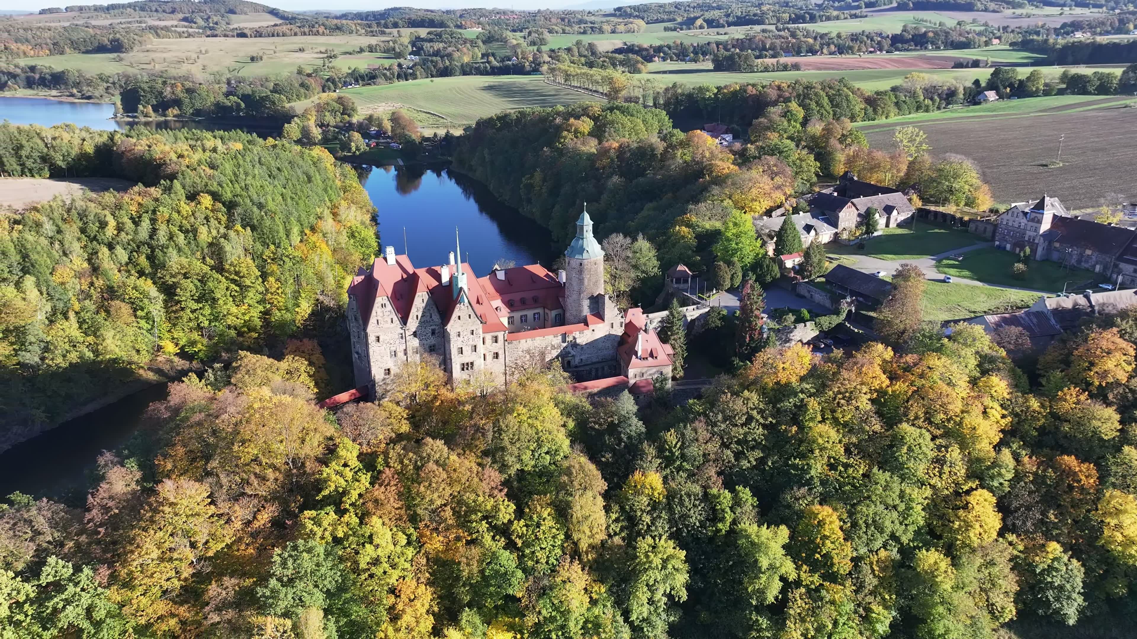 Dronowanie - Film z drona w portfolio na LetsFly. Autor: Sebastian Kaczmarek.