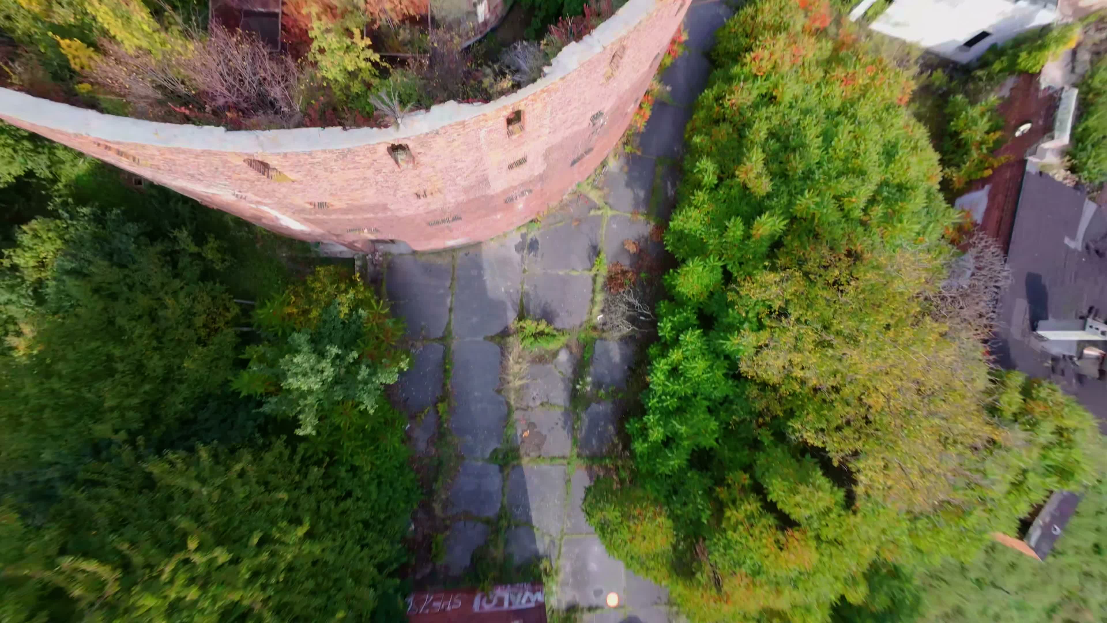ruiny w drodze powrotnej na yt - A drone video from Jakub Wcisło's portfolio on LetsFly.