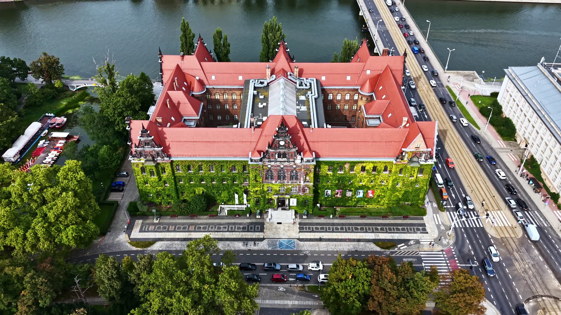 promov1 - A drone video from Mateusz Chachuła's portfolio on LetsFly.