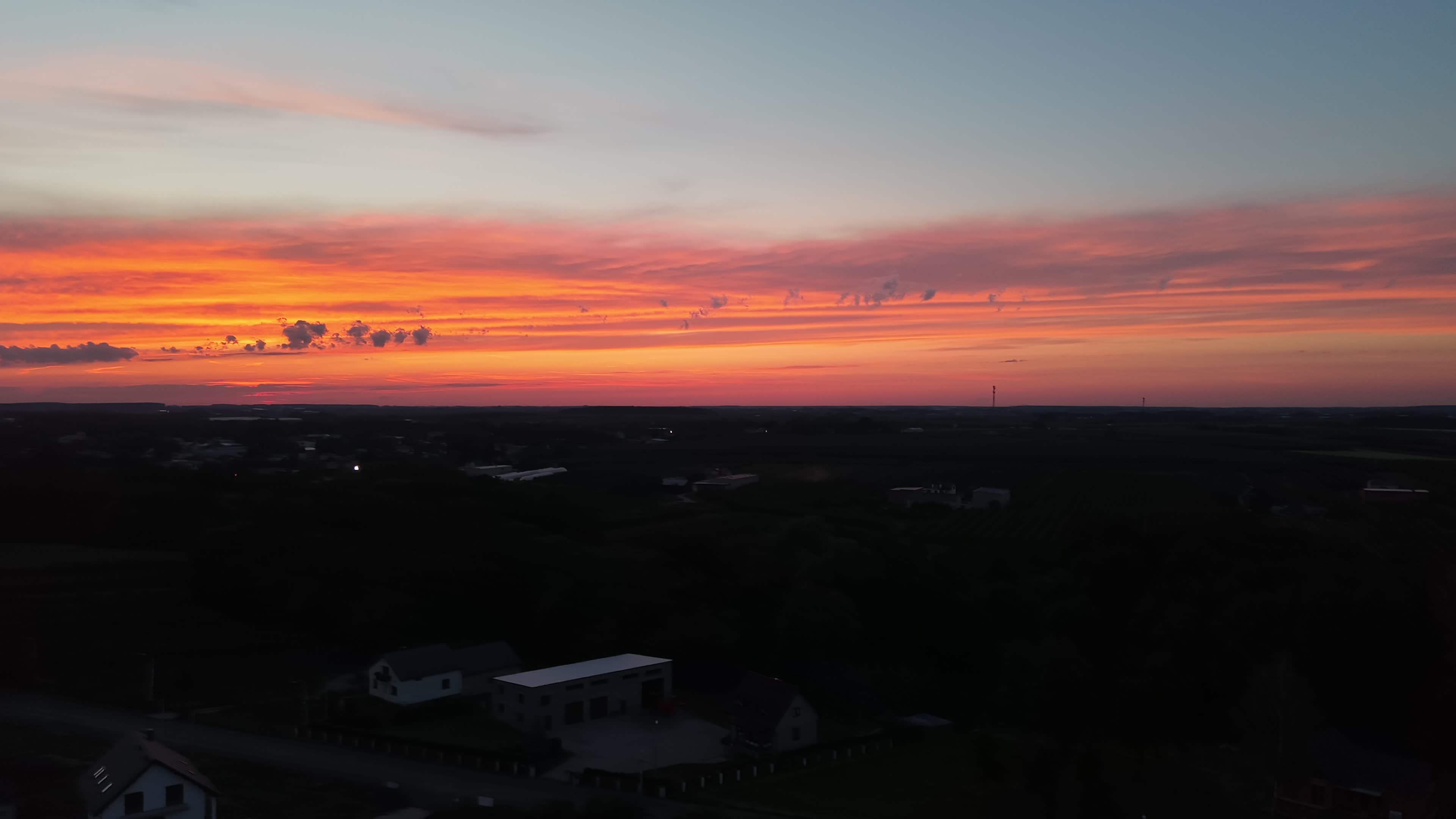 dron1 - A drone video from Wojciech Nowociń's portfolio on LetsFly.