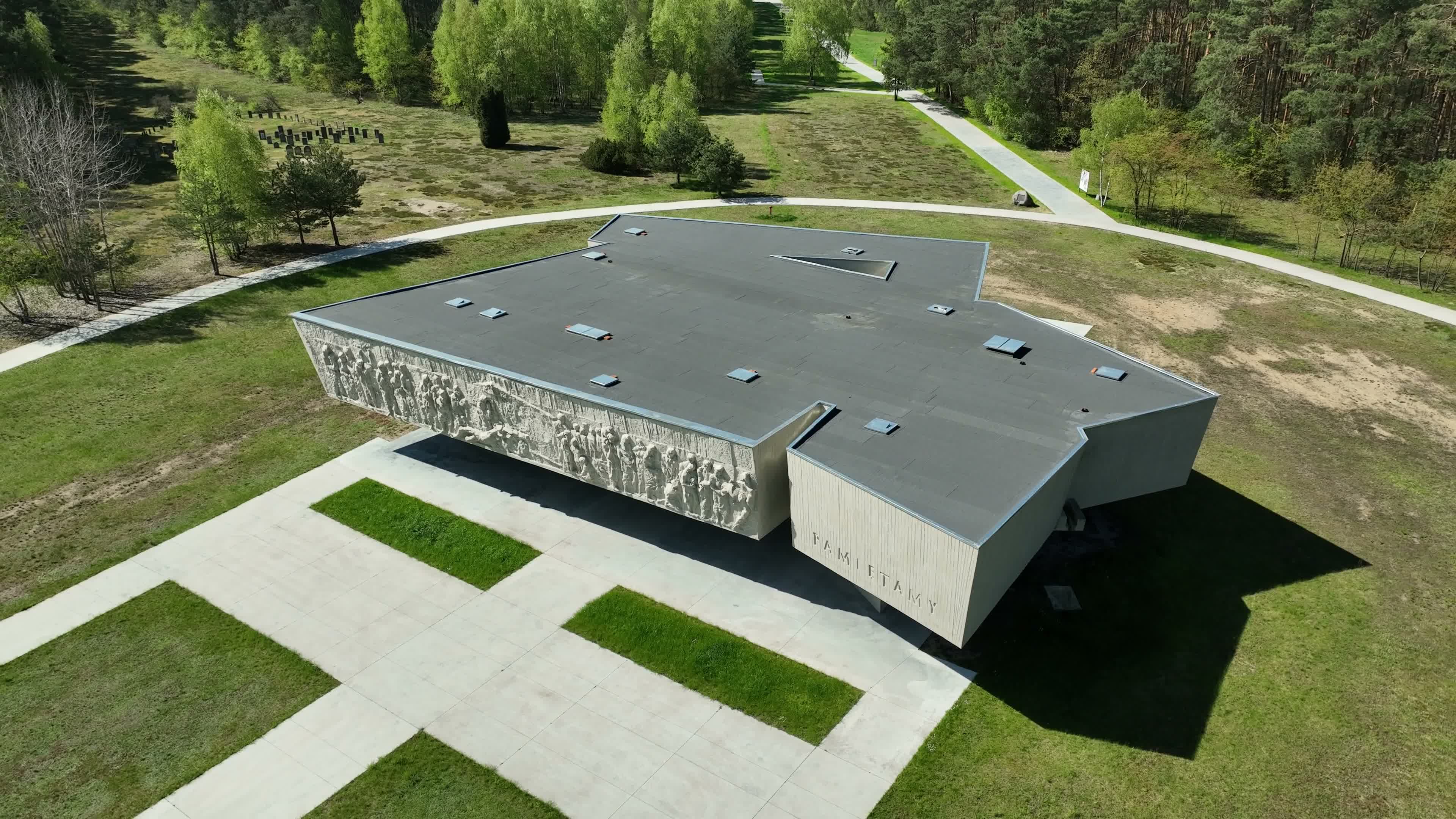 Pomnik w Chełmnie - A drone video from Waldemar Kamiński's portfolio on LetsFly.